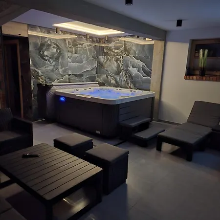 Topory Prestige House Sauna & Jacuzzi *