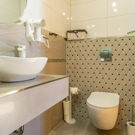 Topory Prestige House Sauna & Jacuzzi *